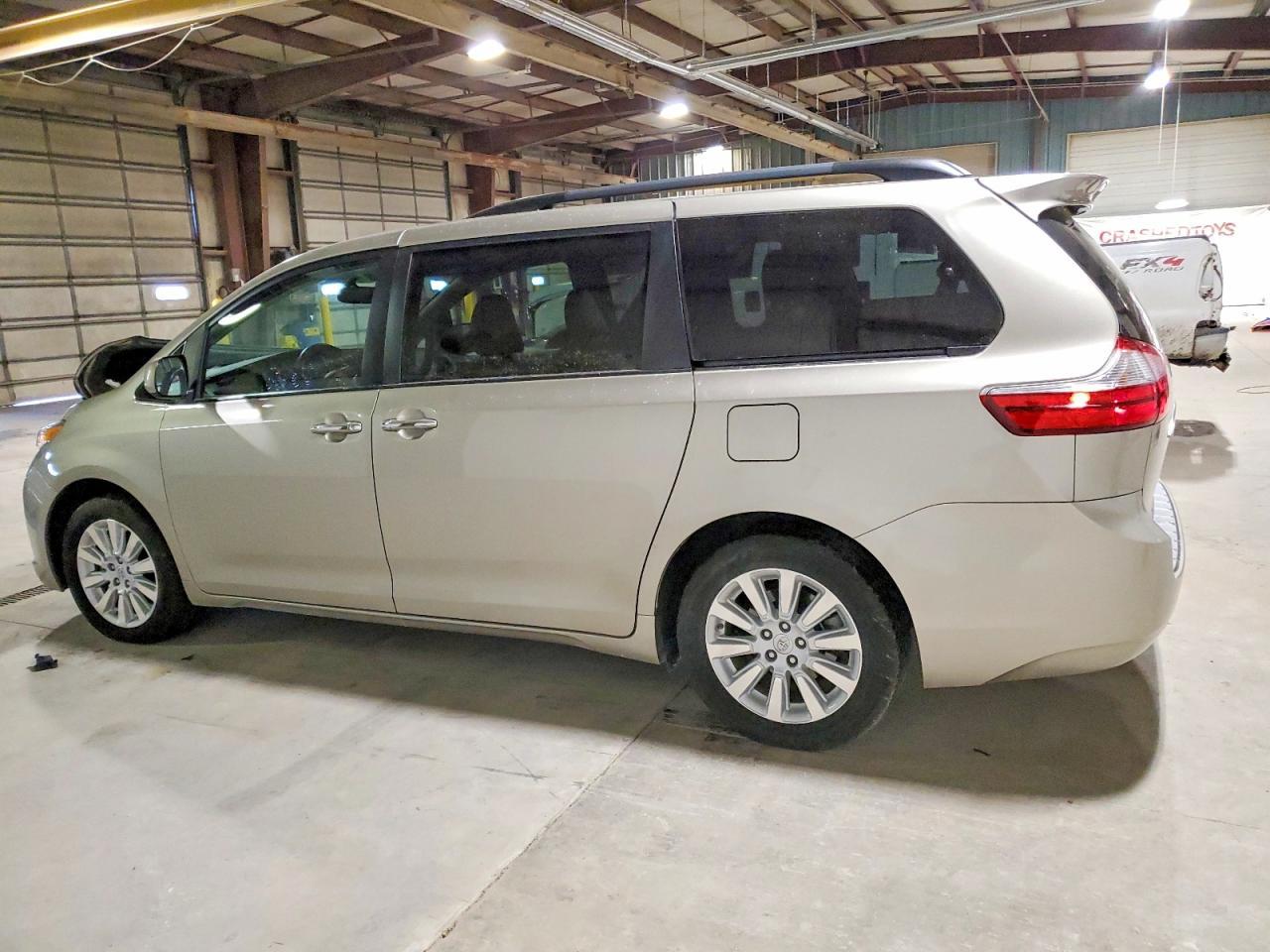 2015 TOYOTA SIENNA
