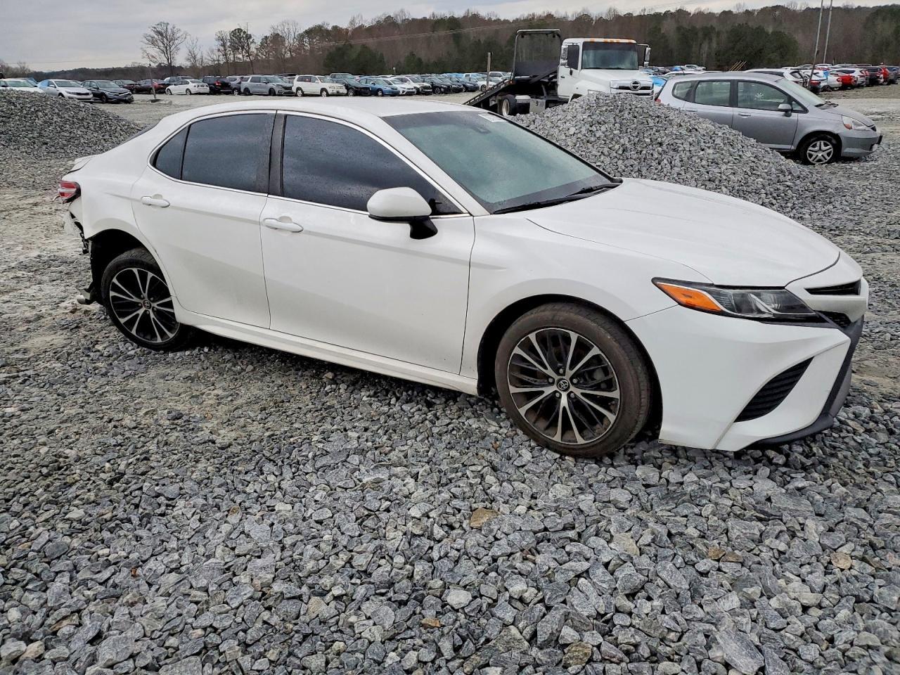 2018 TOYOTA CAMRY