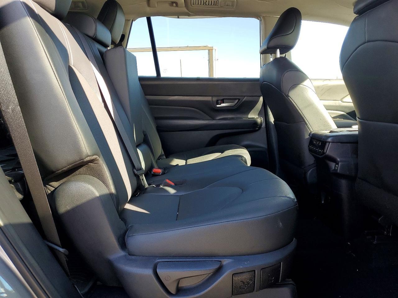 2025 TOYOTA HIGHLANDER
