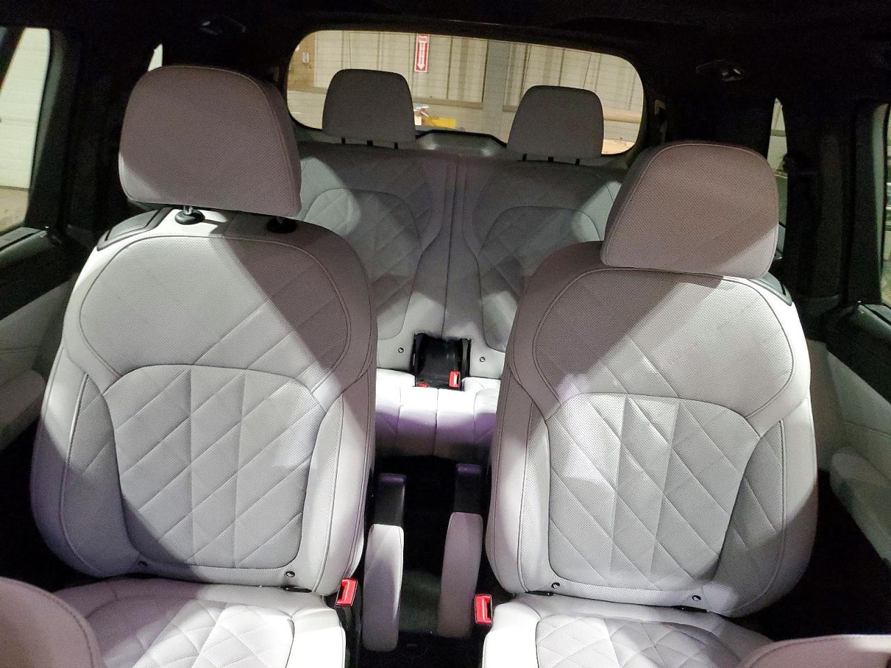 2024 BMW X7