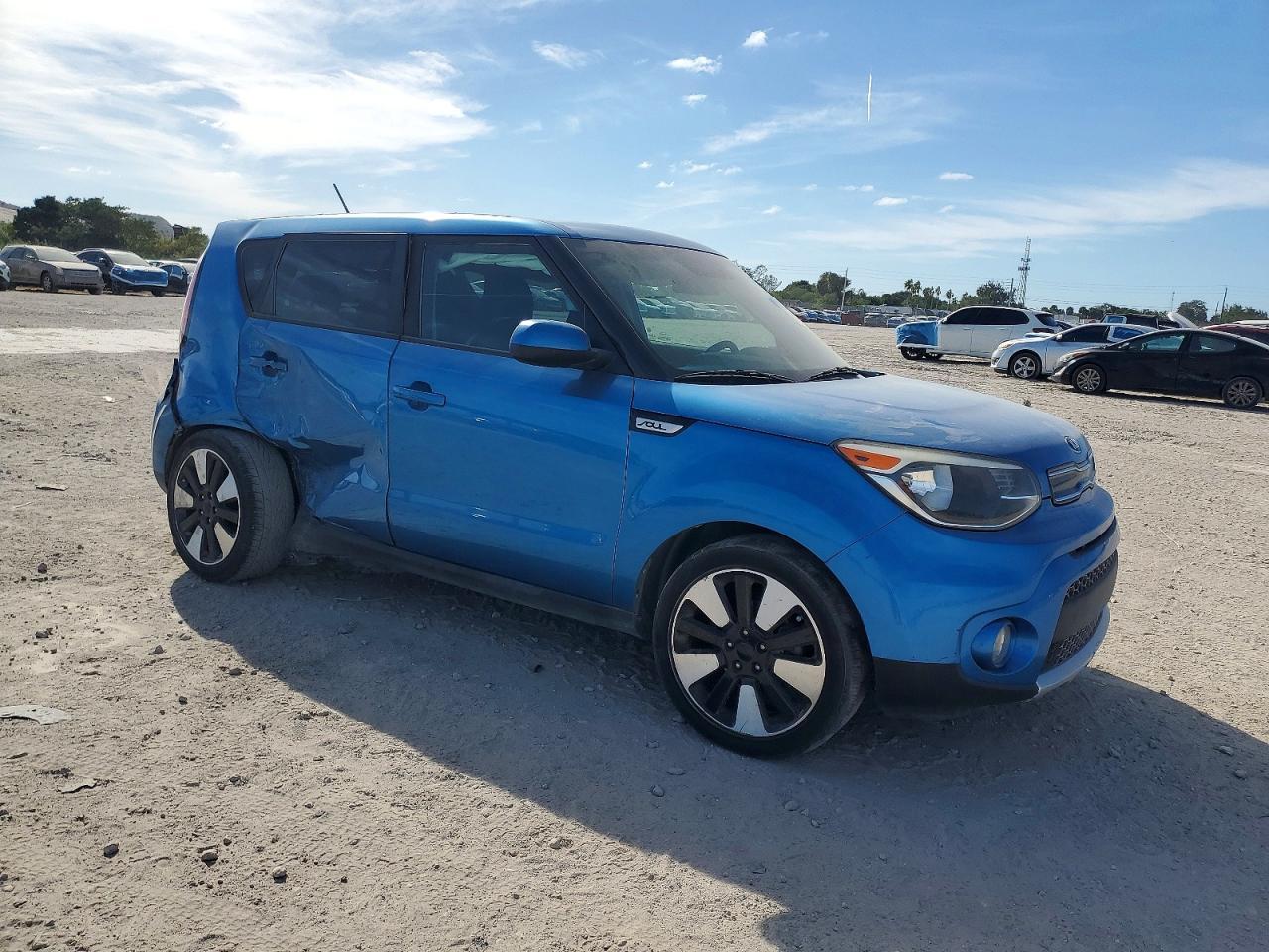 2017 KIA SOUL