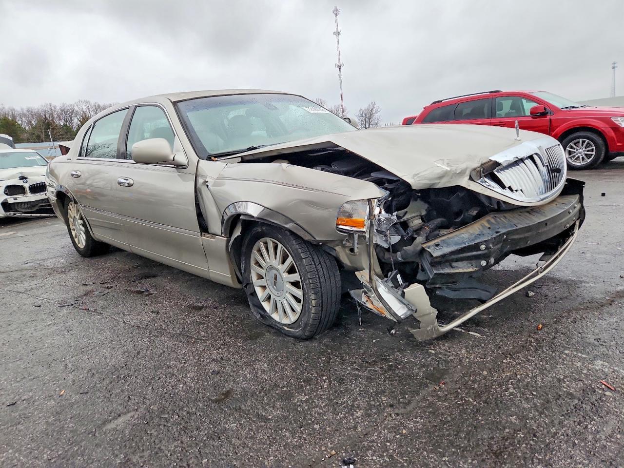 2003 LINCOLN Town Car