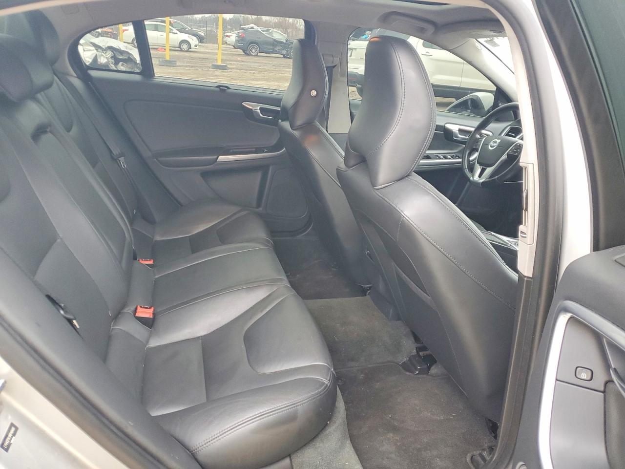 2017 VOLVO S60