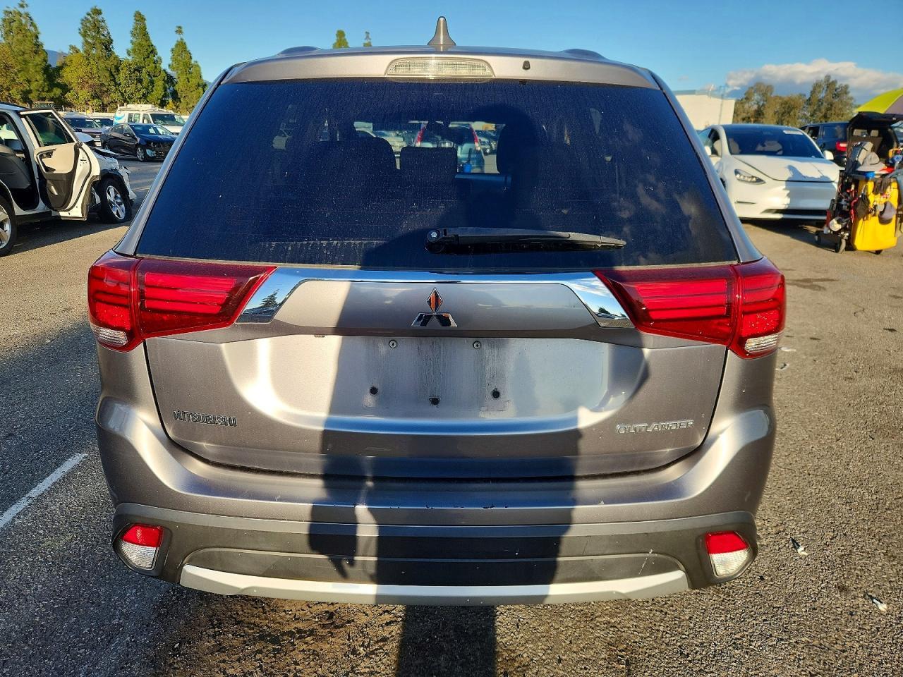 2018 MITSUBISHI outlander