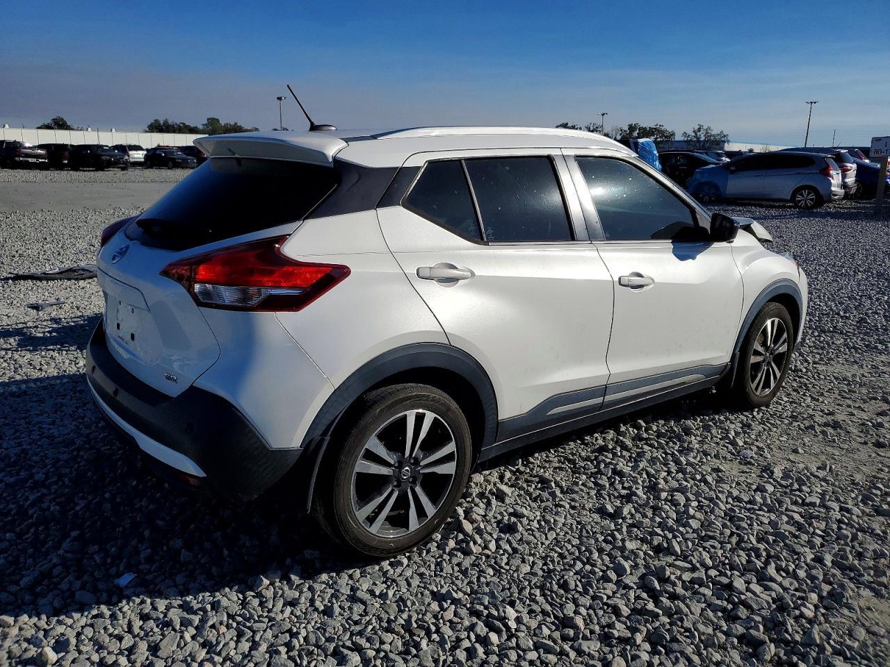 2020 NISSAN KICKS