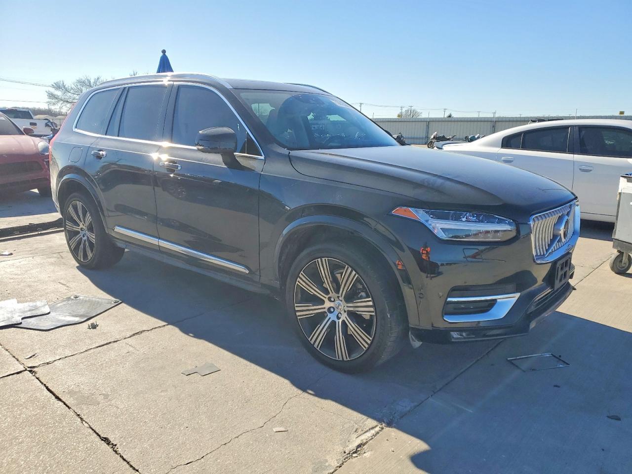 2022 VOLVO XC90