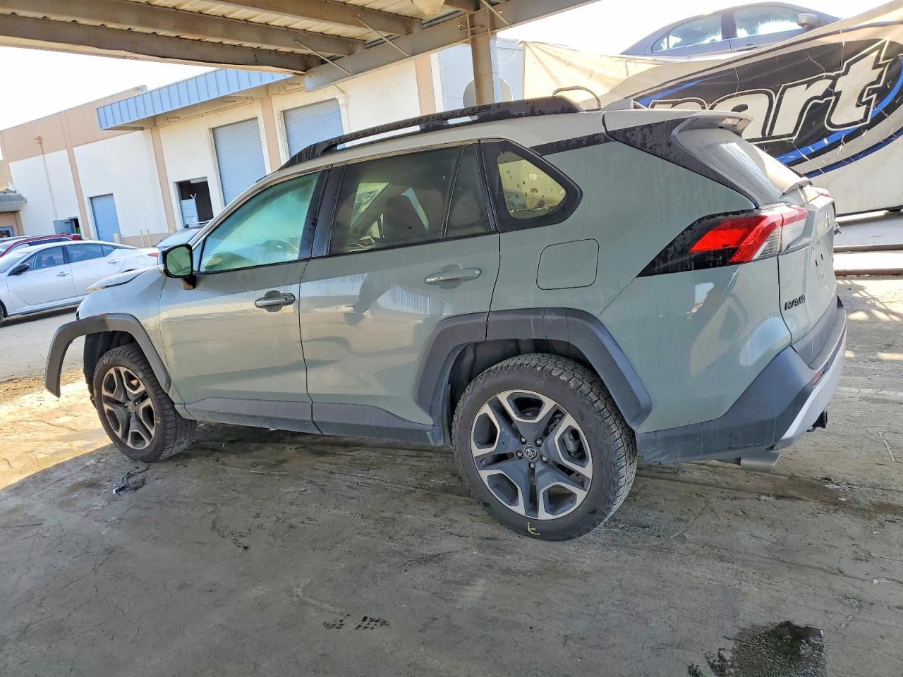 2019 TOYOTA RAV4