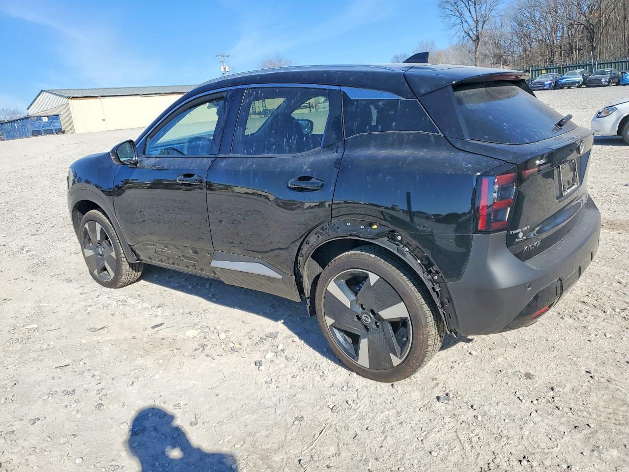 2025 NISSAN KICKS