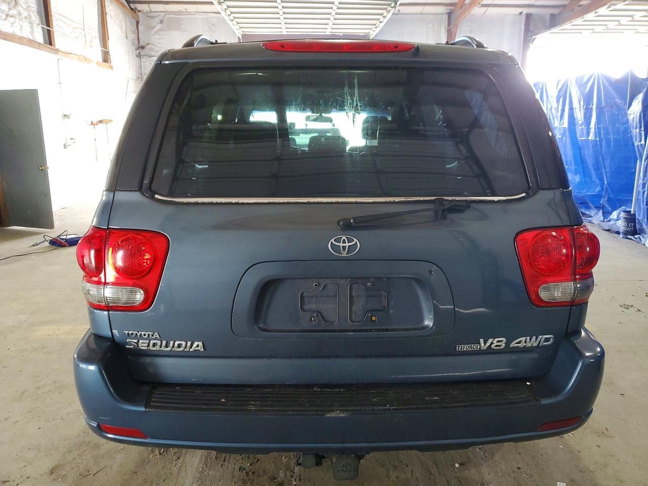 2005 TOYOTA Sequoia