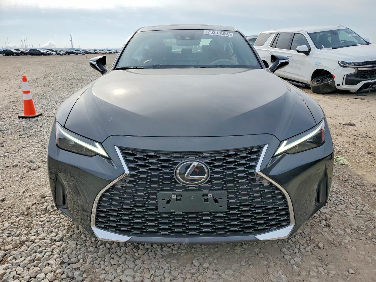 2023 LEXUS IS 300