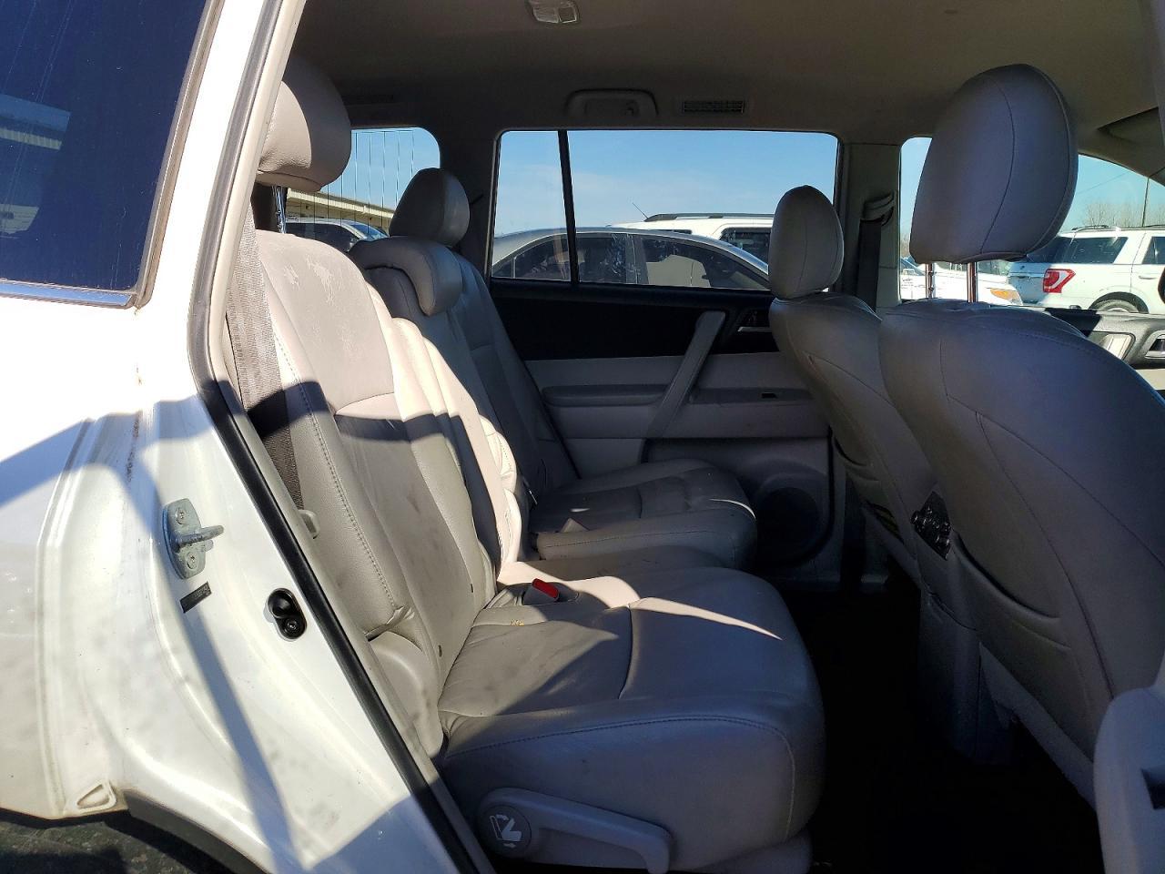 2013 TOYOTA HIGHLANDER