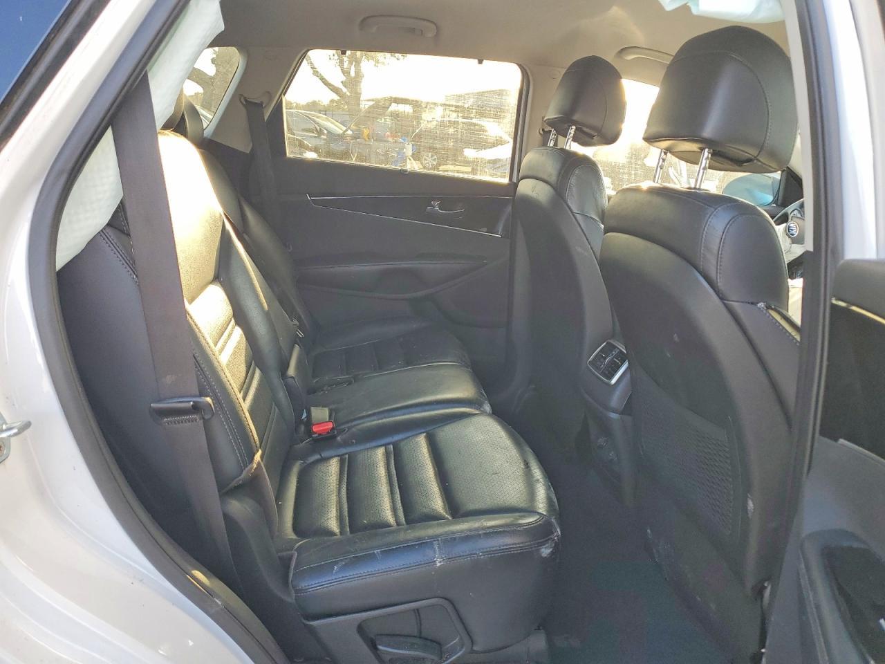 2017 KIA SORENTO