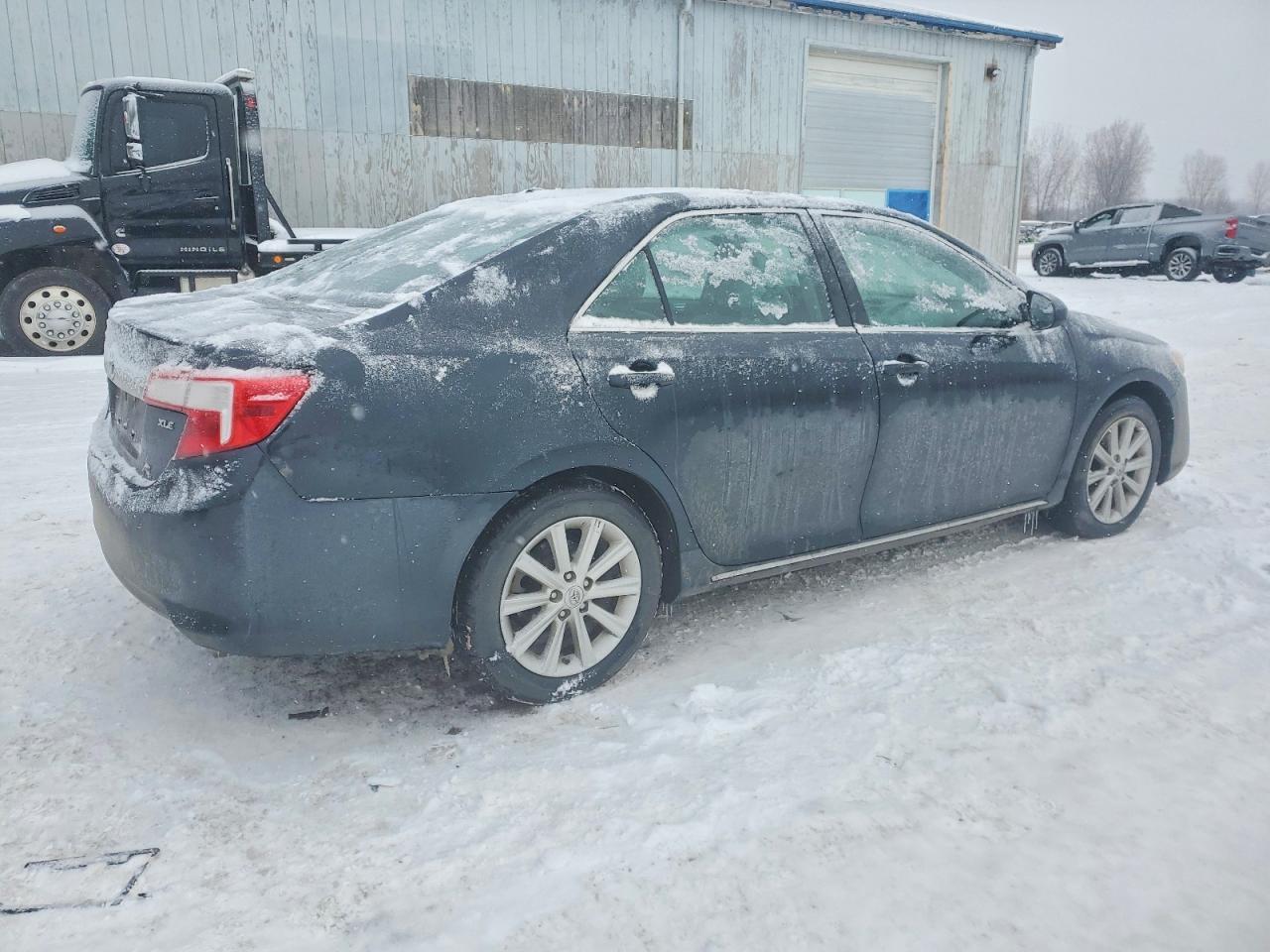 2014 TOYOTA CAMRY