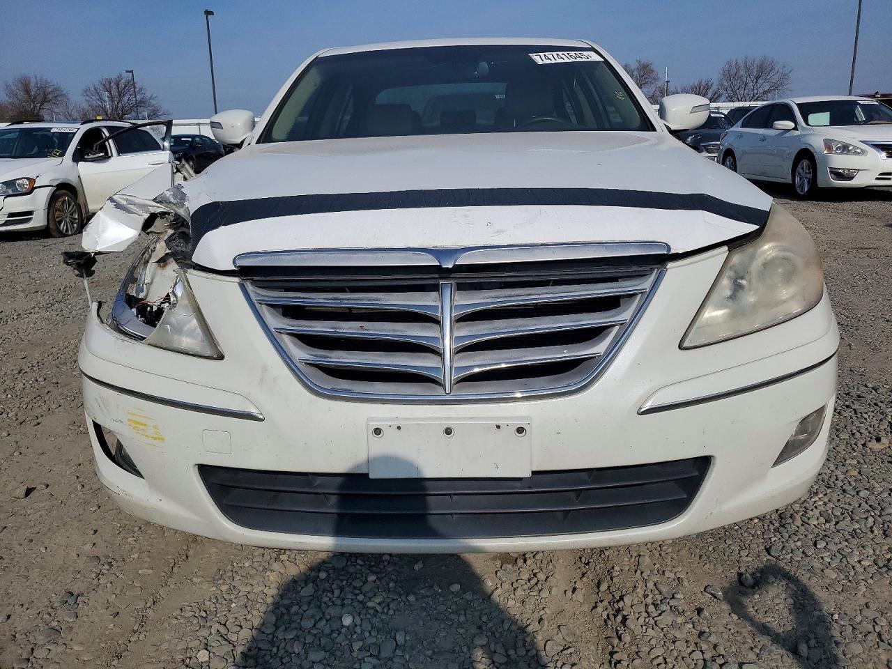 2011 HYUNDAI GENESIS