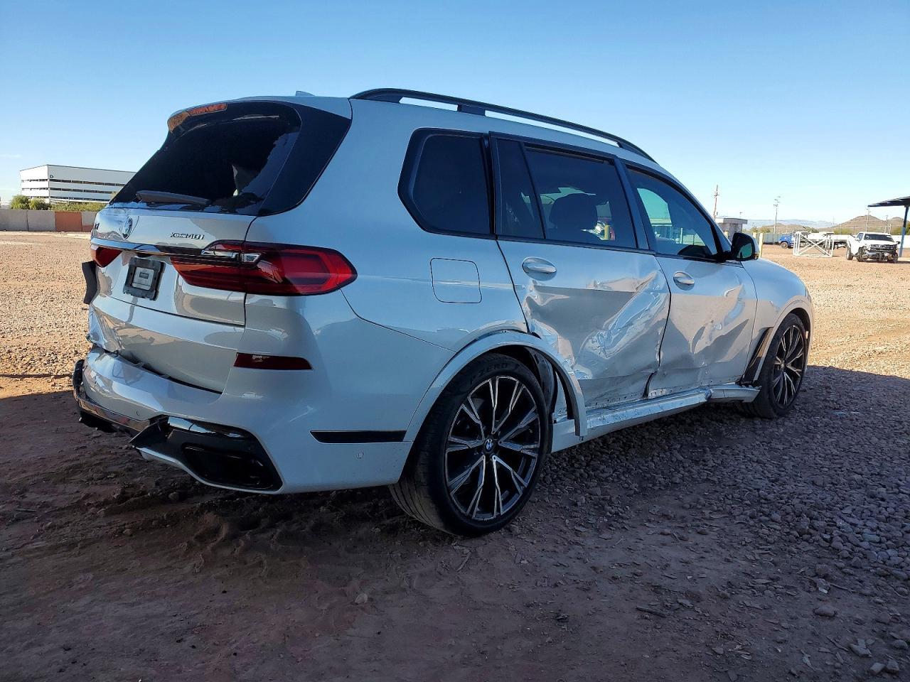 2021 BMW X7