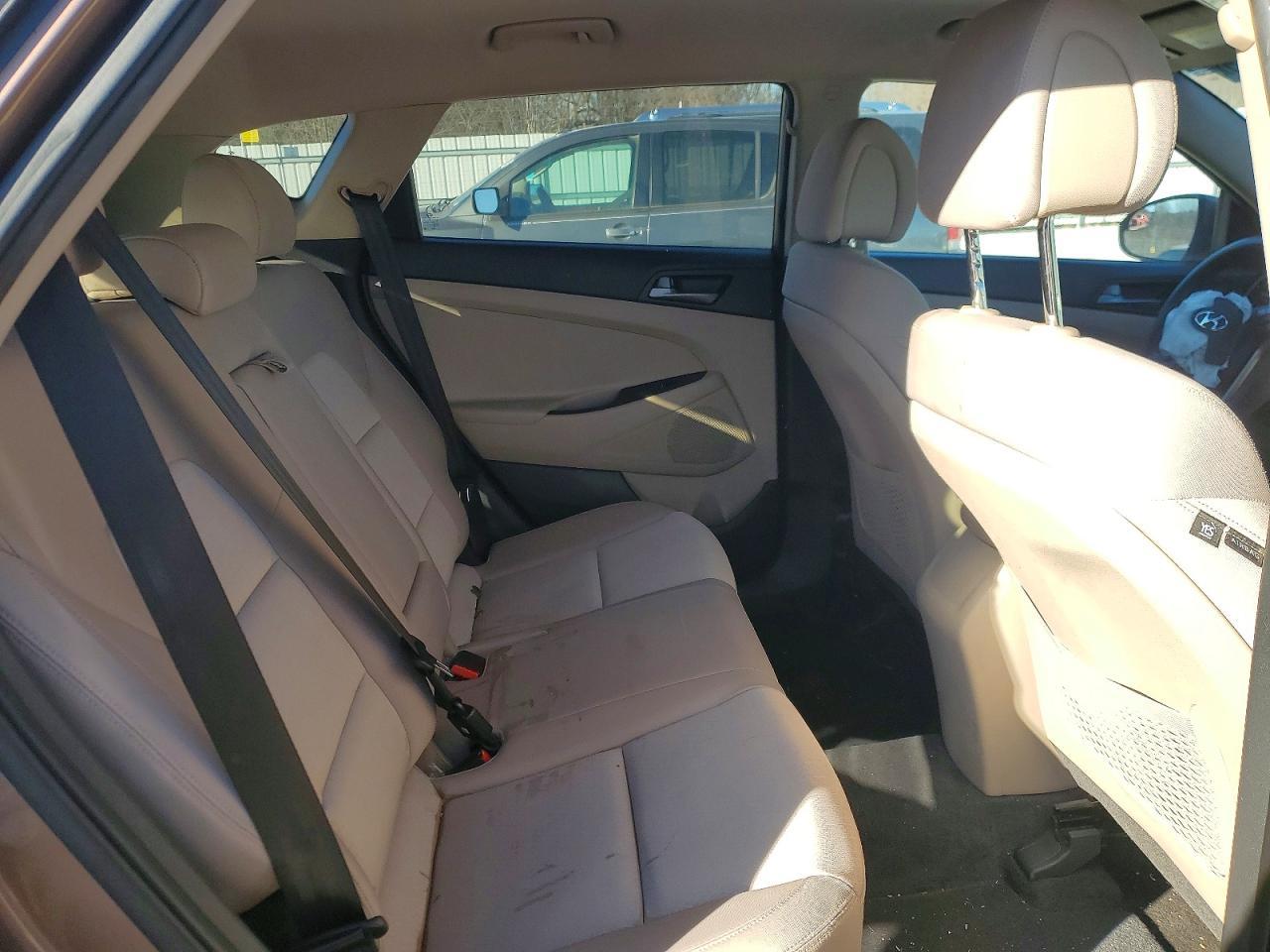 2016 HYUNDAI TUCSON