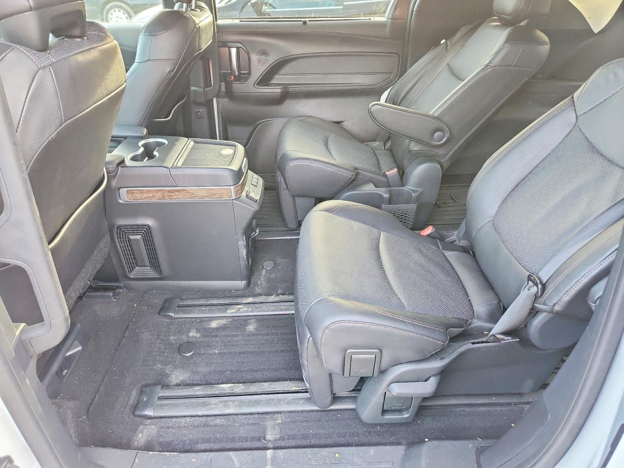 2025 TOYOTA SIENNA