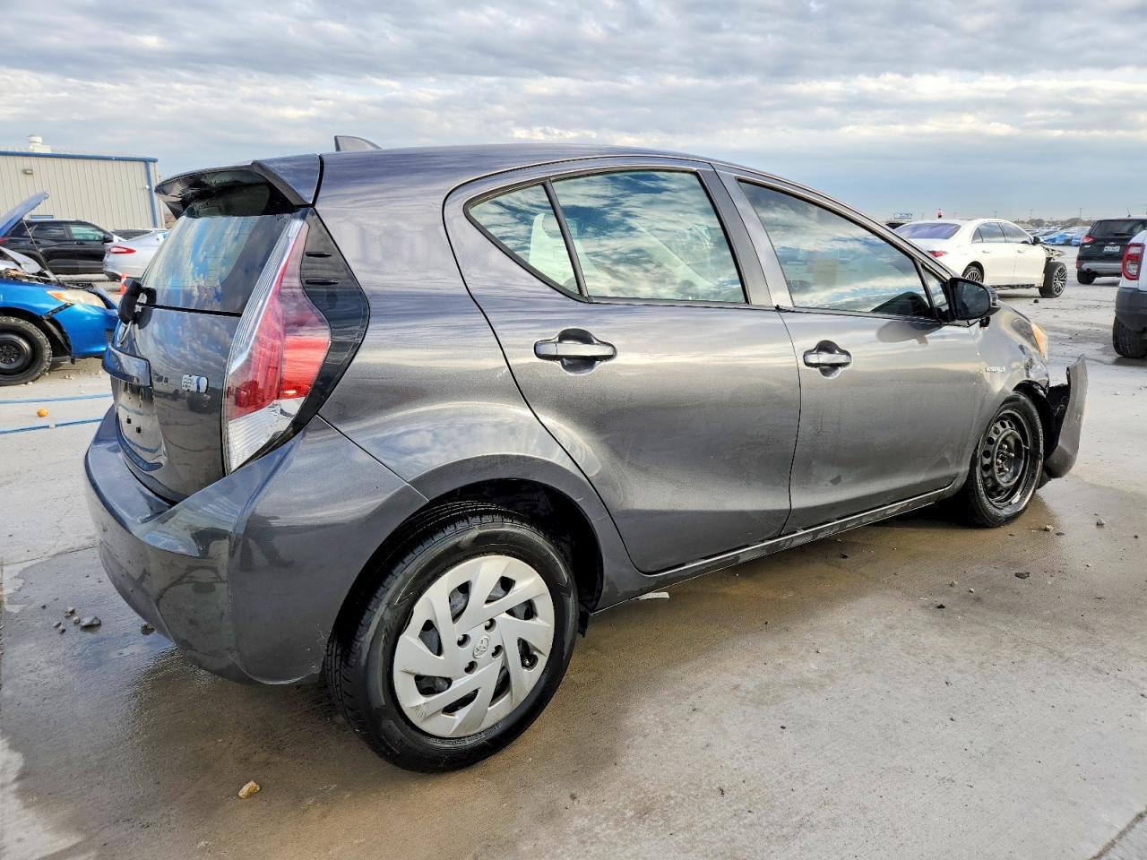 2016 TOYOTA Prius c