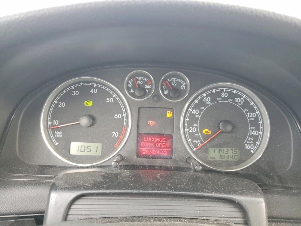 2003 VOLKSWAGEN Passat
