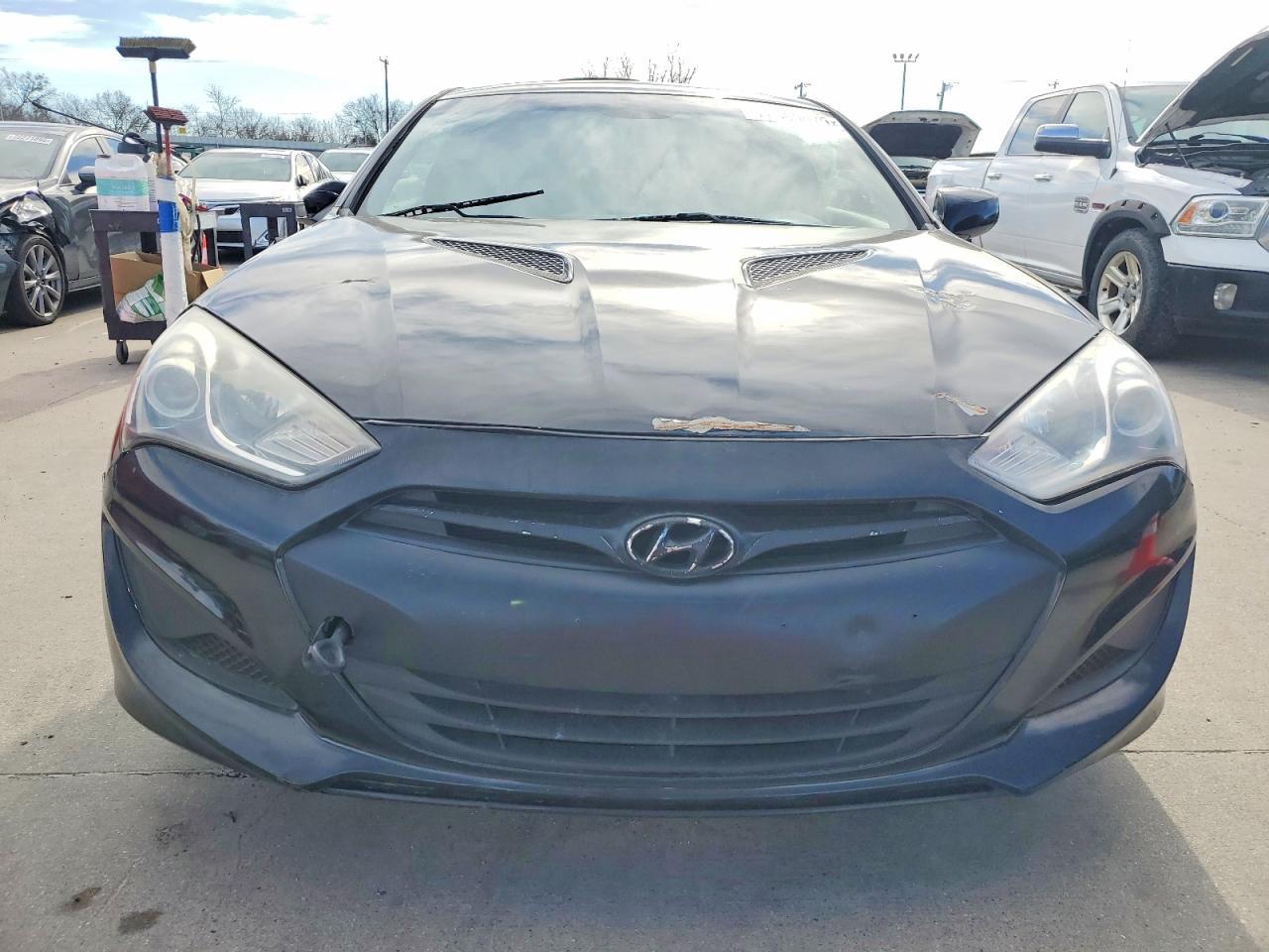 2013 HYUNDAI GENESIS