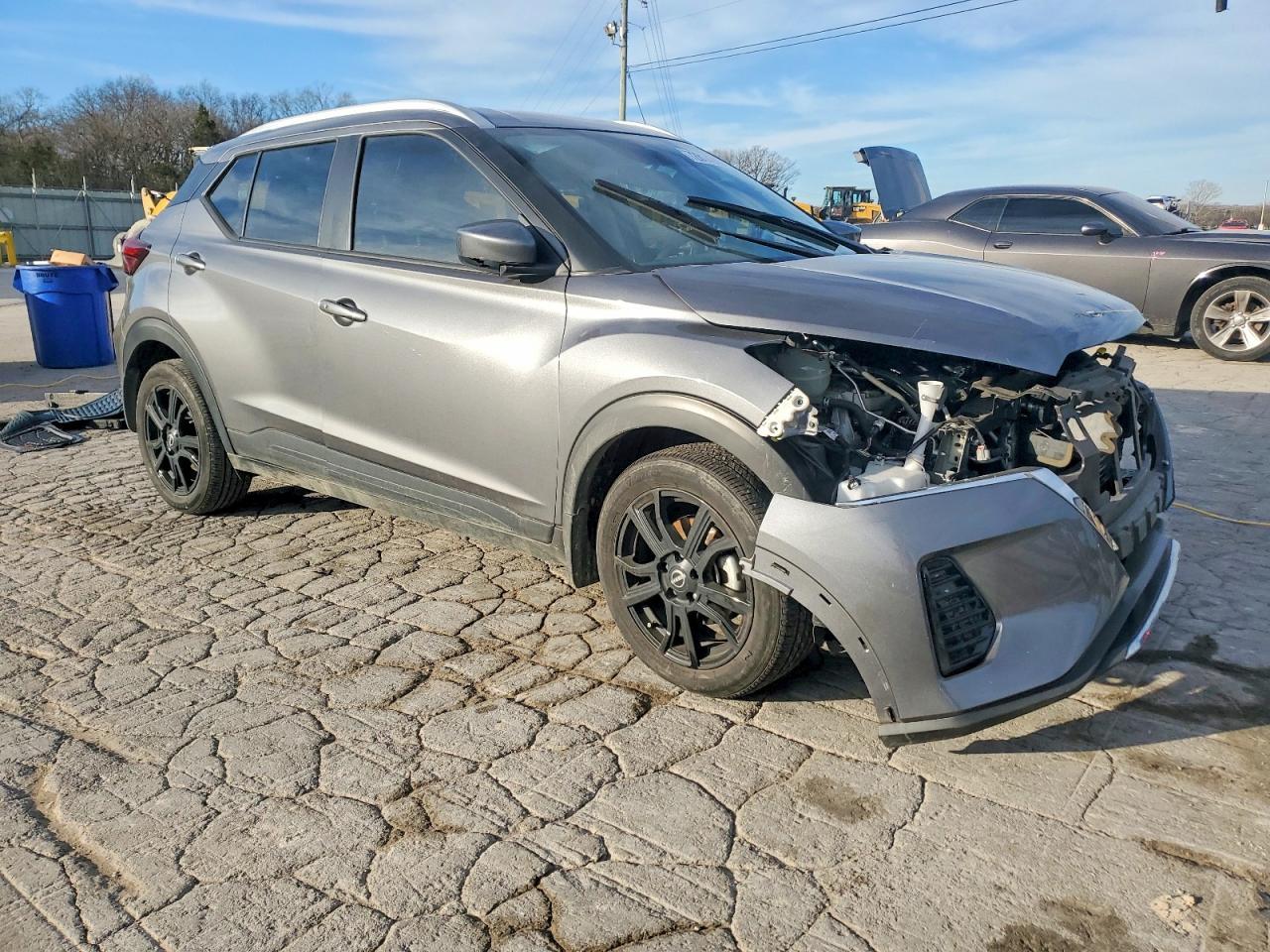 2024 NISSAN KICKS
