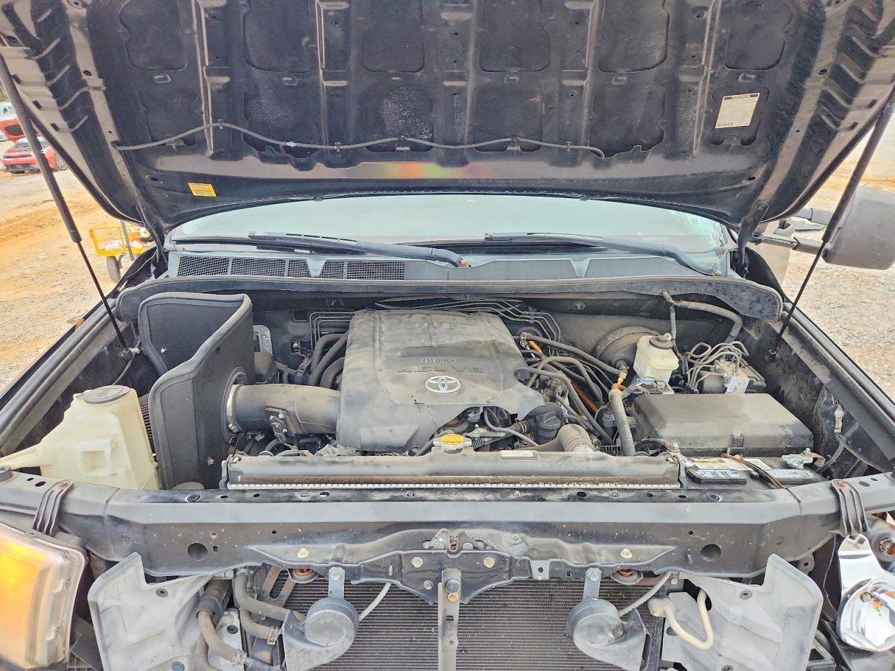2011 TOYOTA TUNDRA
