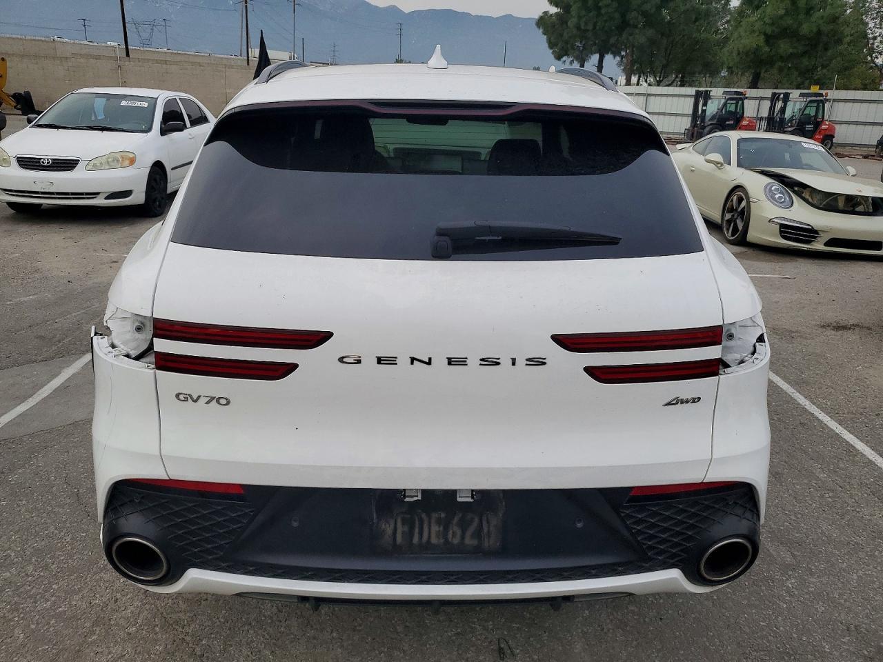 2023 GENESIS GV70