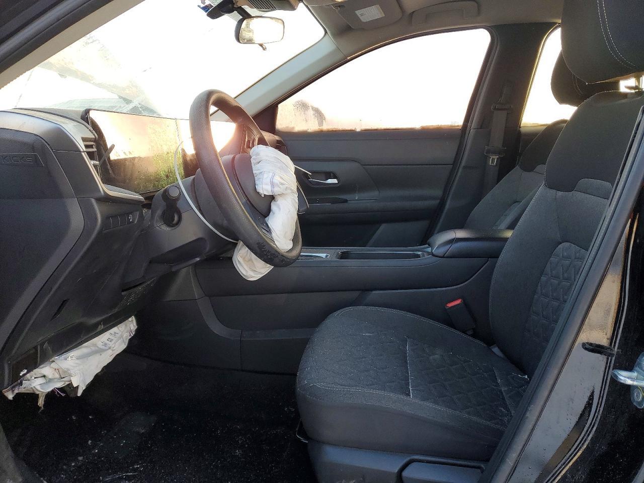 2025 NISSAN KICKS