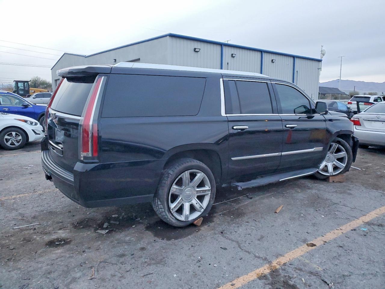 2017 CADILLAC Escalade ESV