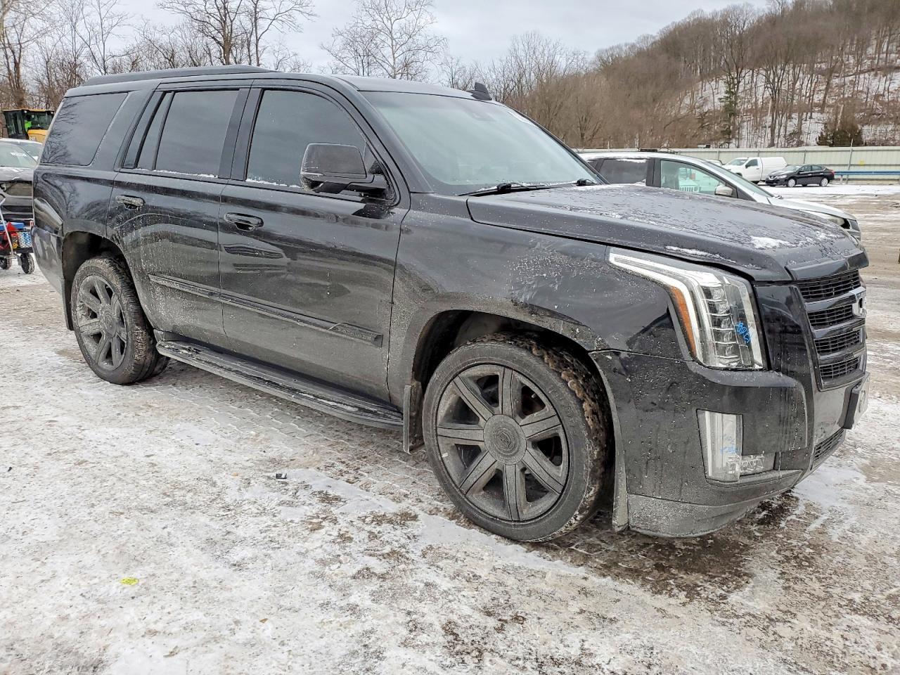 2017 CADILLAC ESCALADE