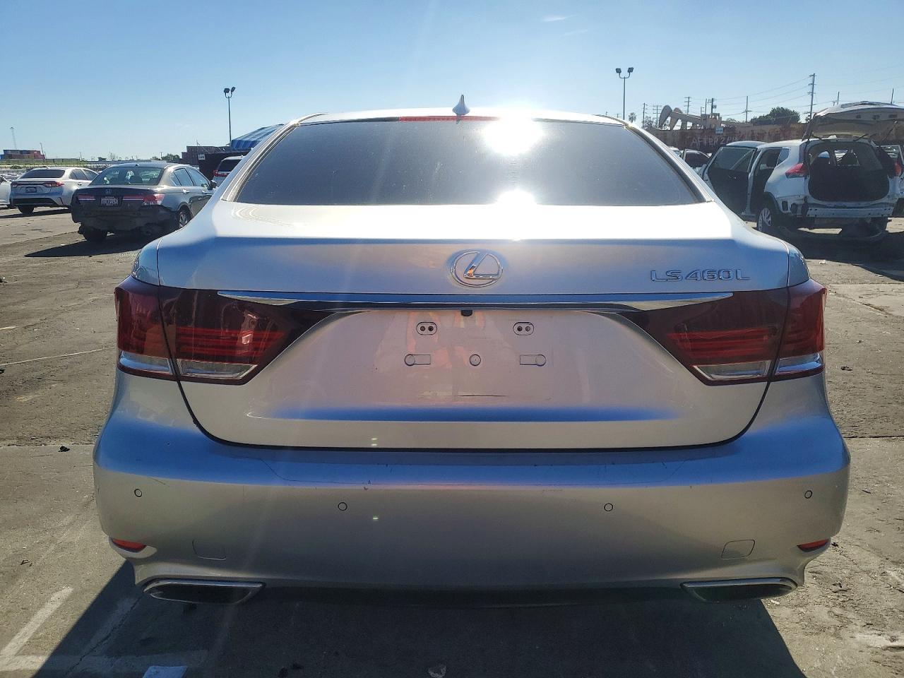 2015 LEXUS LS 460