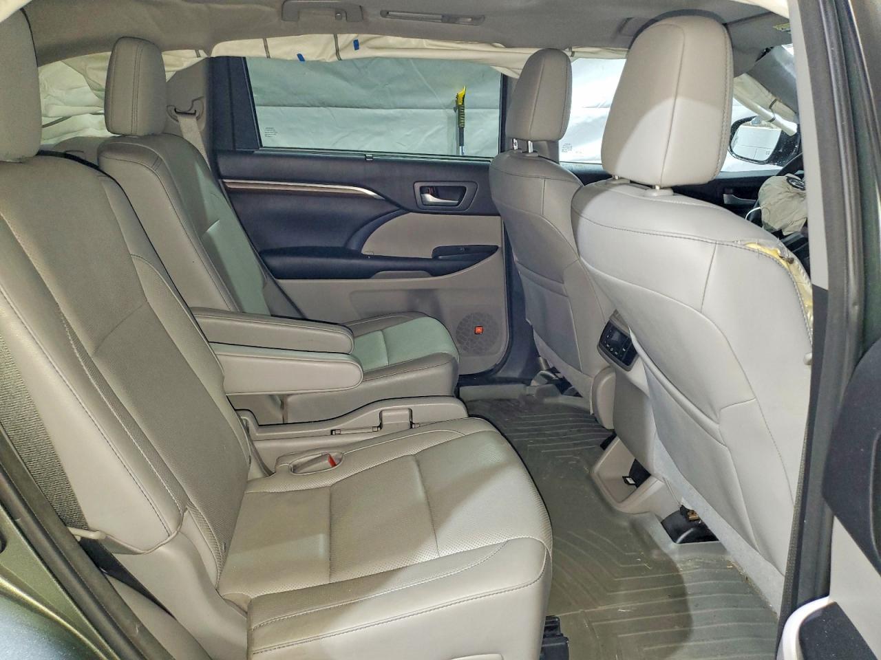 2016 TOYOTA HIGHLANDER