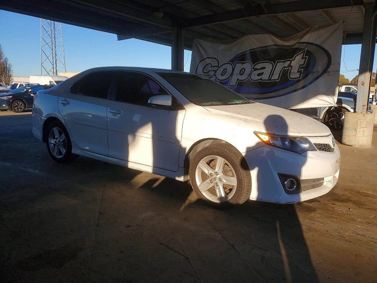 2014 TOYOTA CAMRY