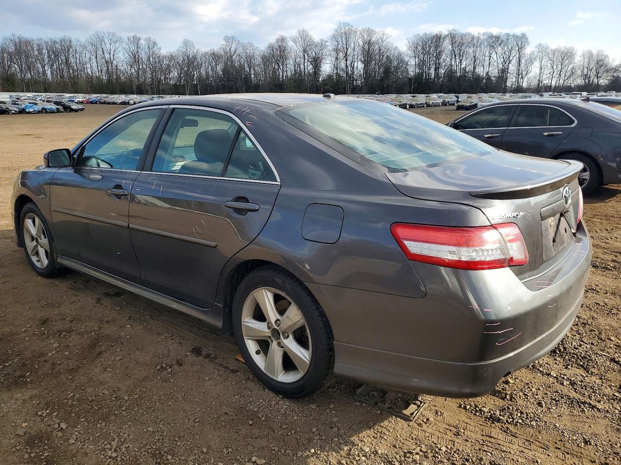 2011 TOYOTA CAMRY