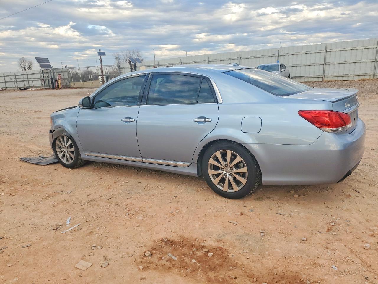 2011 TOYOTA Avalon