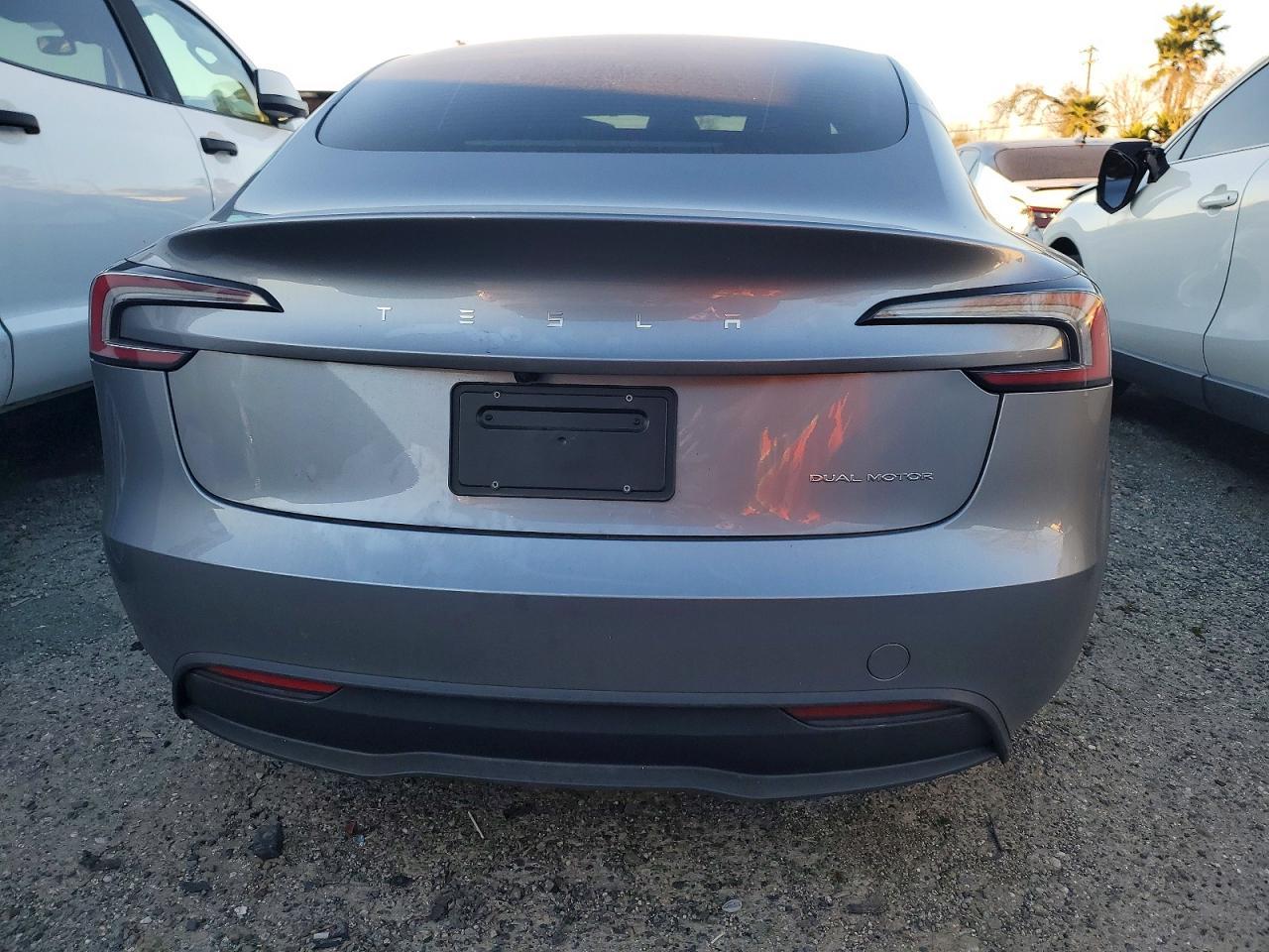 2025 TESLA MODEL 3