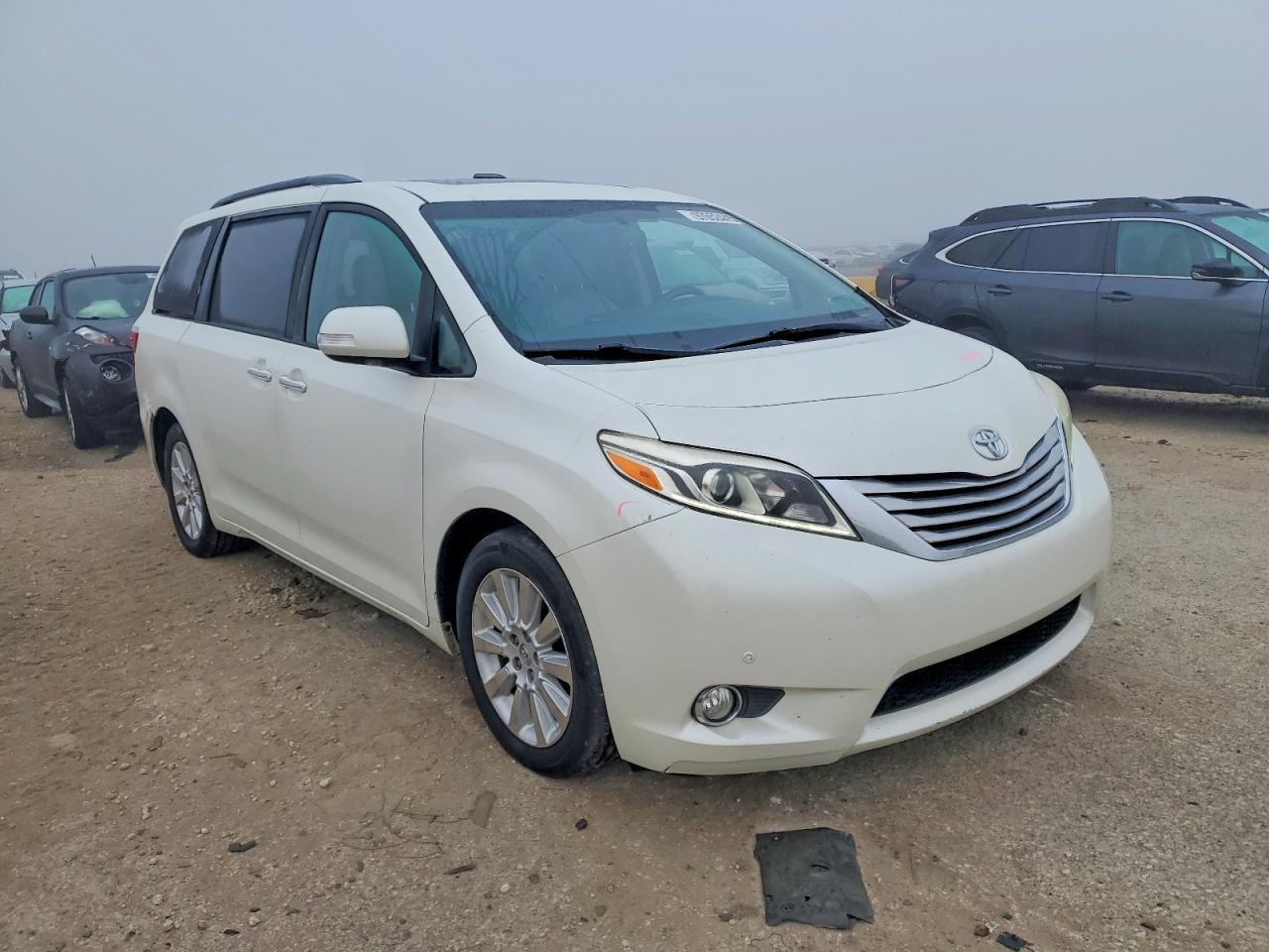 2015 TOYOTA SIENNA