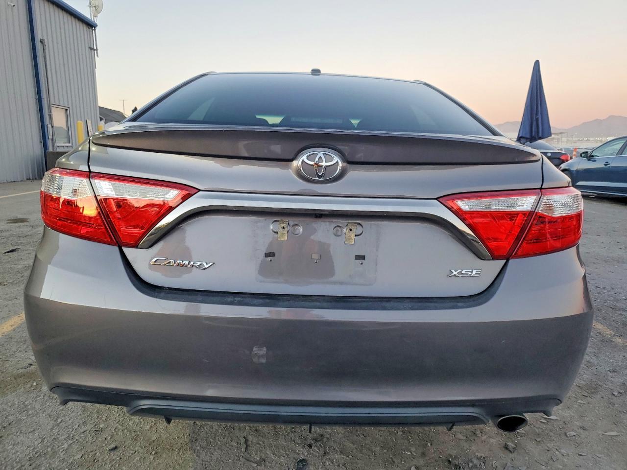2016 TOYOTA CAMRY