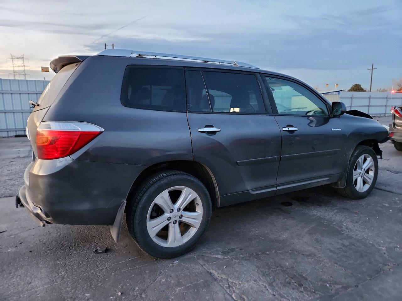 2010 TOYOTA HIGHLANDER