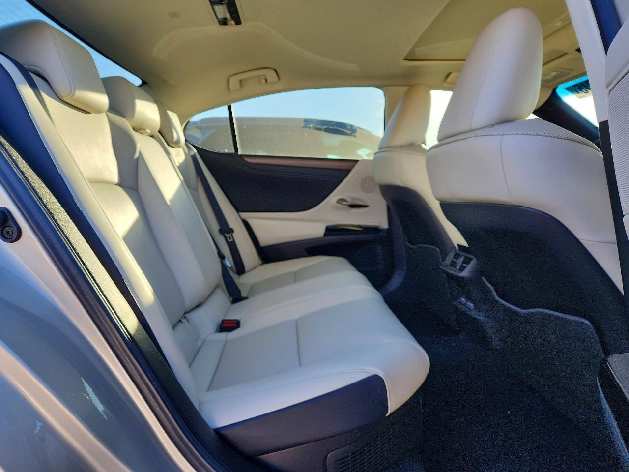 2024 LEXUS ES 300H