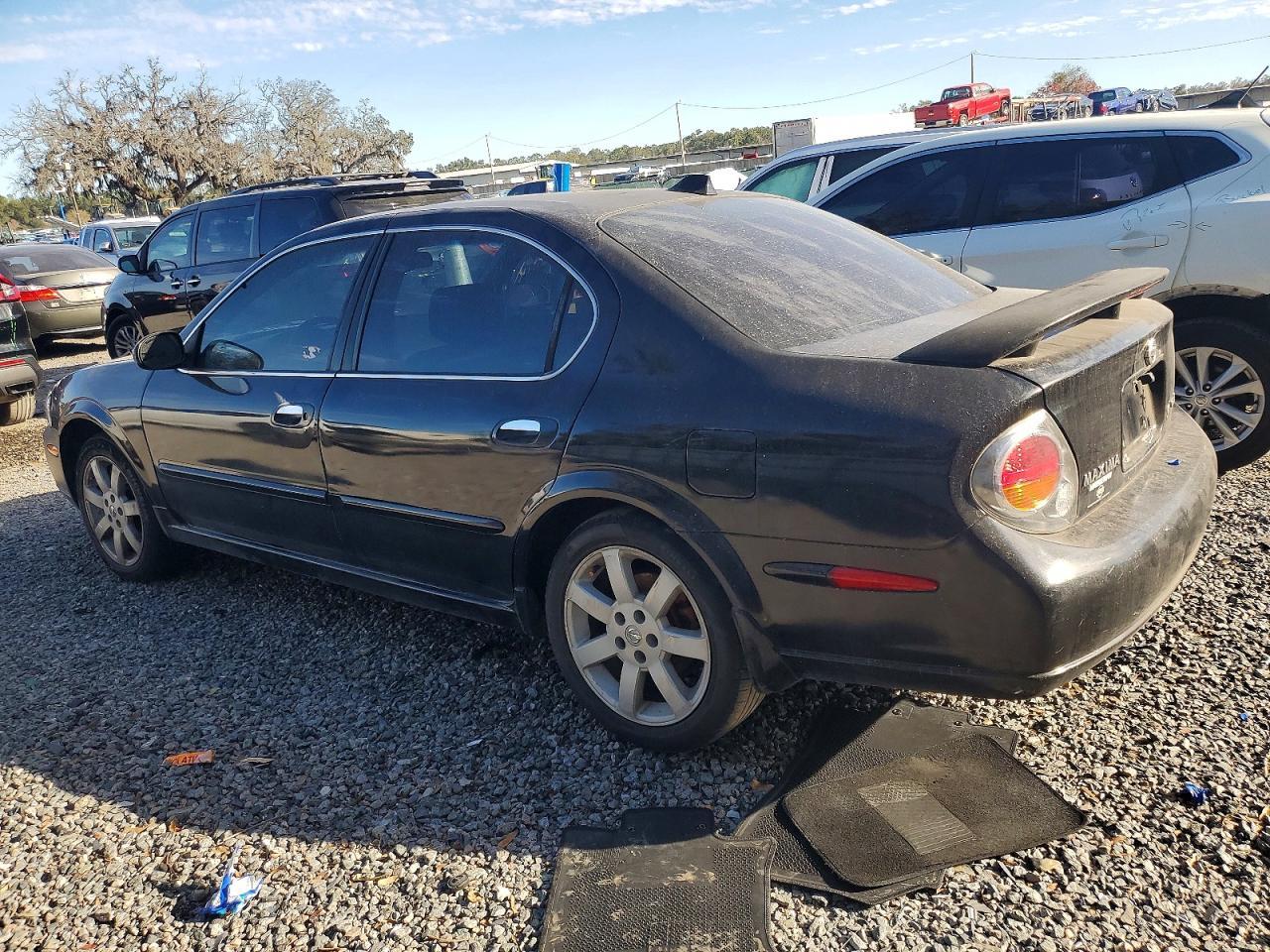 2002 NISSAN Maxima
