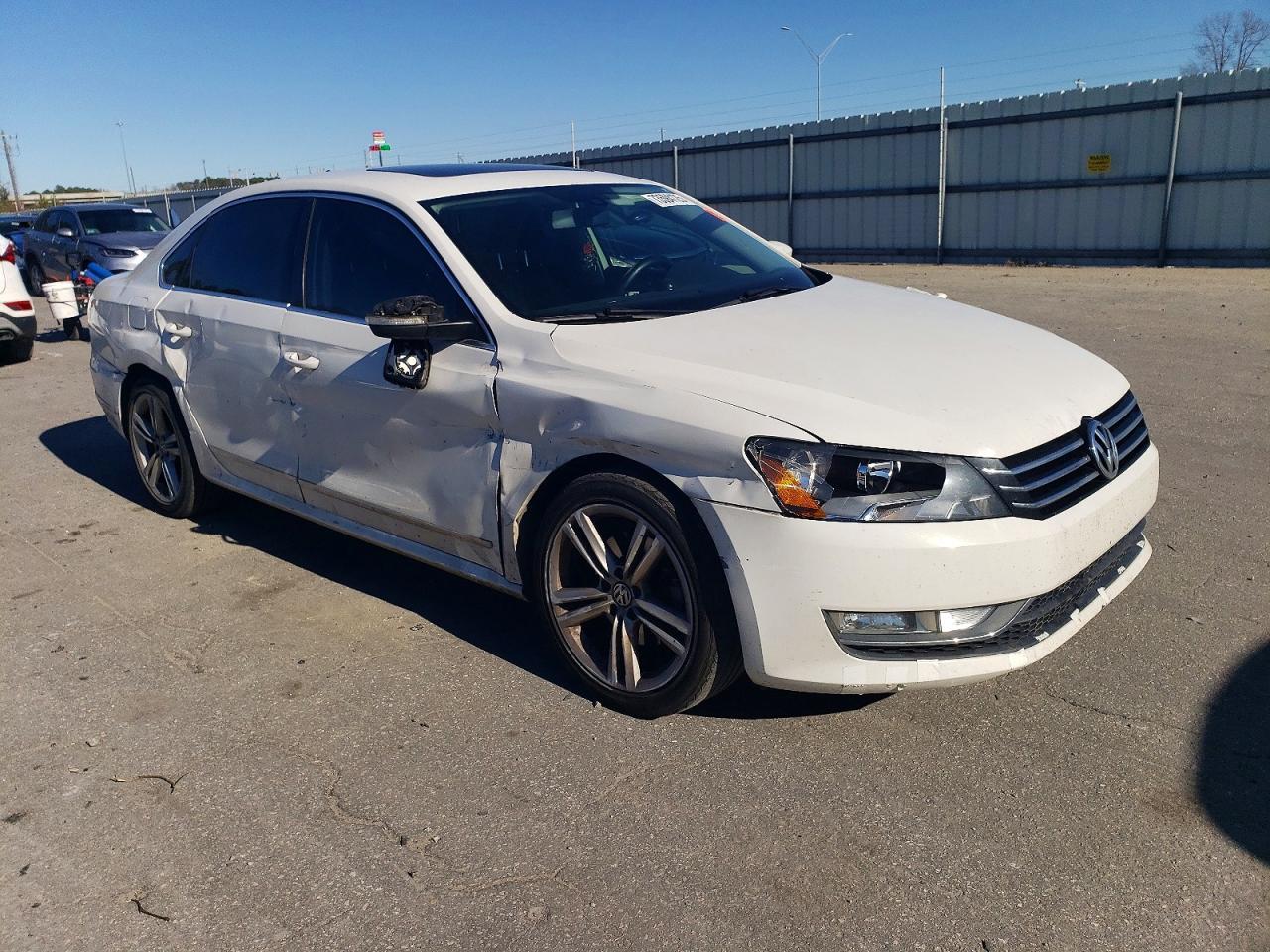 2015 VOLKSWAGEN Passat