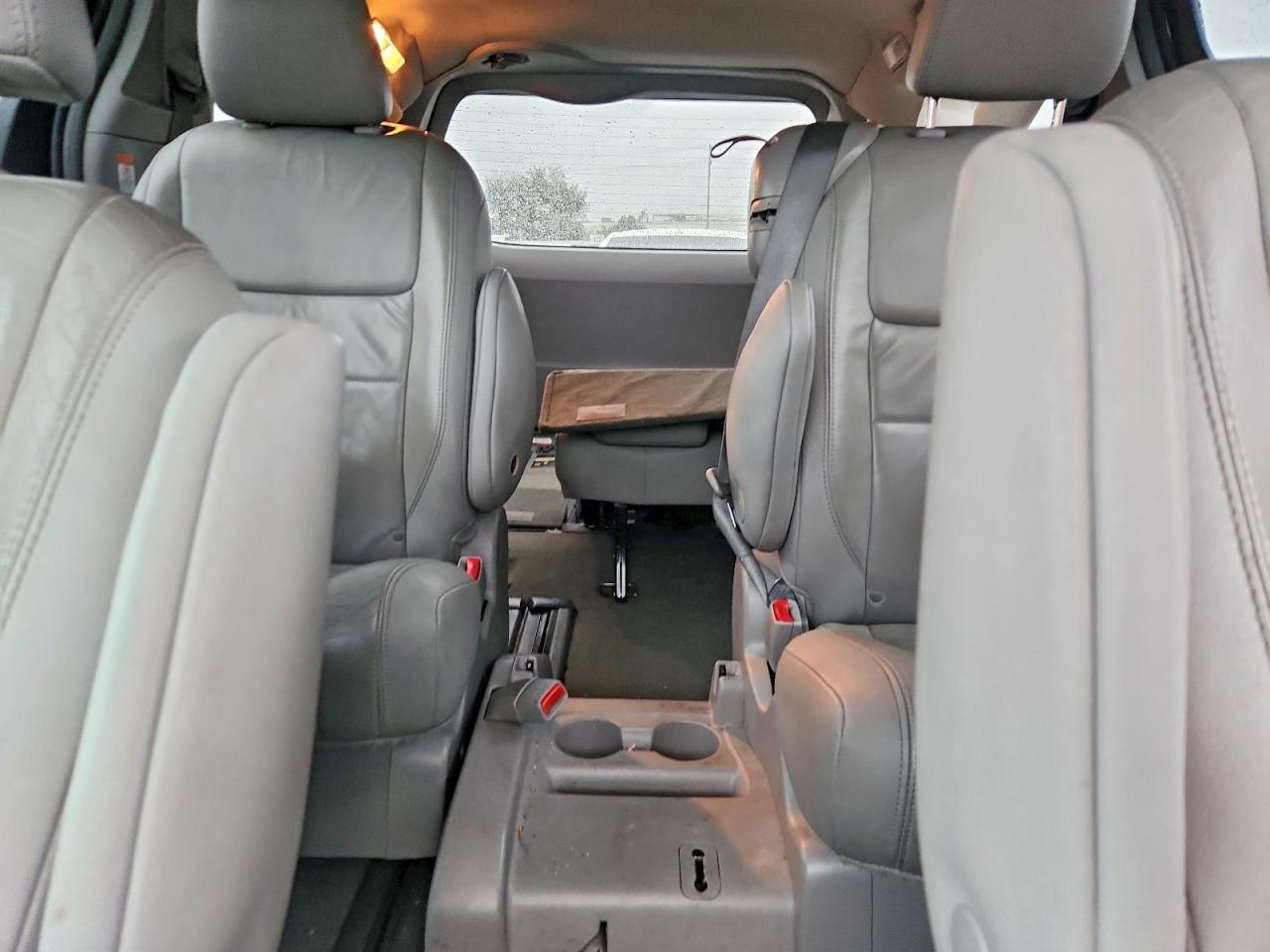 2017 TOYOTA SIENNA