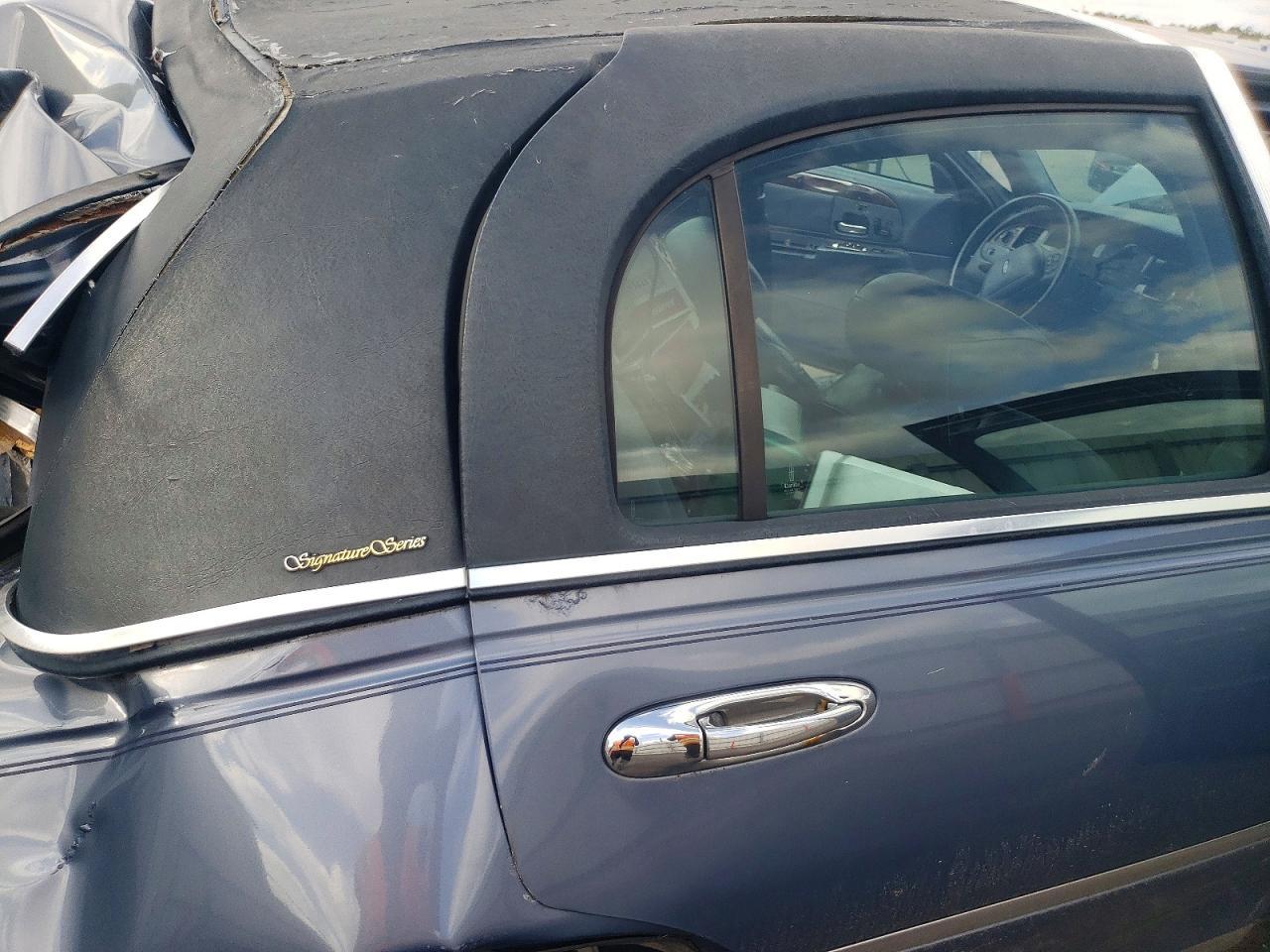 2000 LINCOLN Town Car