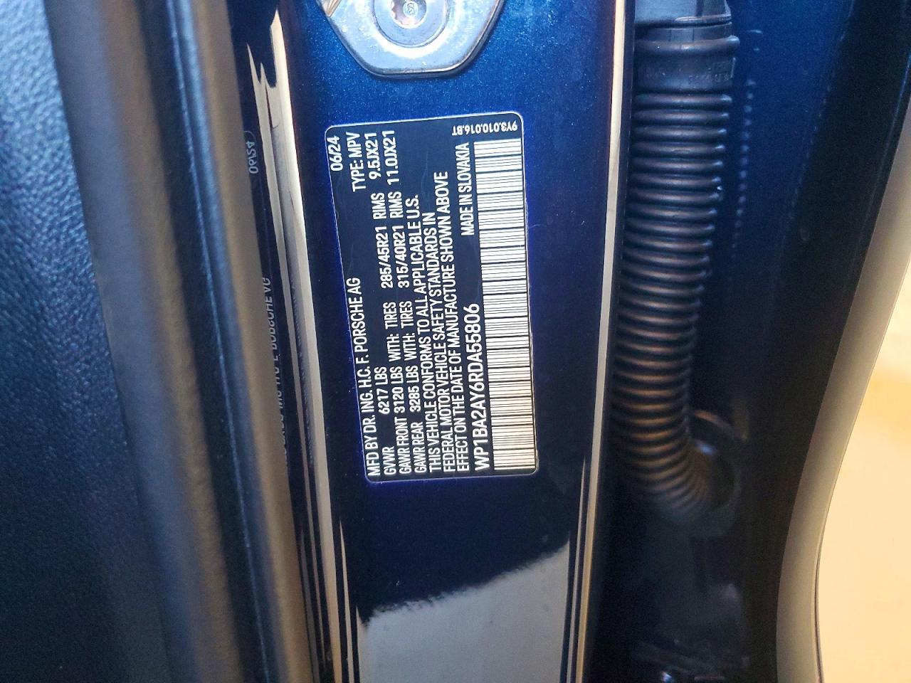 2024 PORSCHE CAYENNE