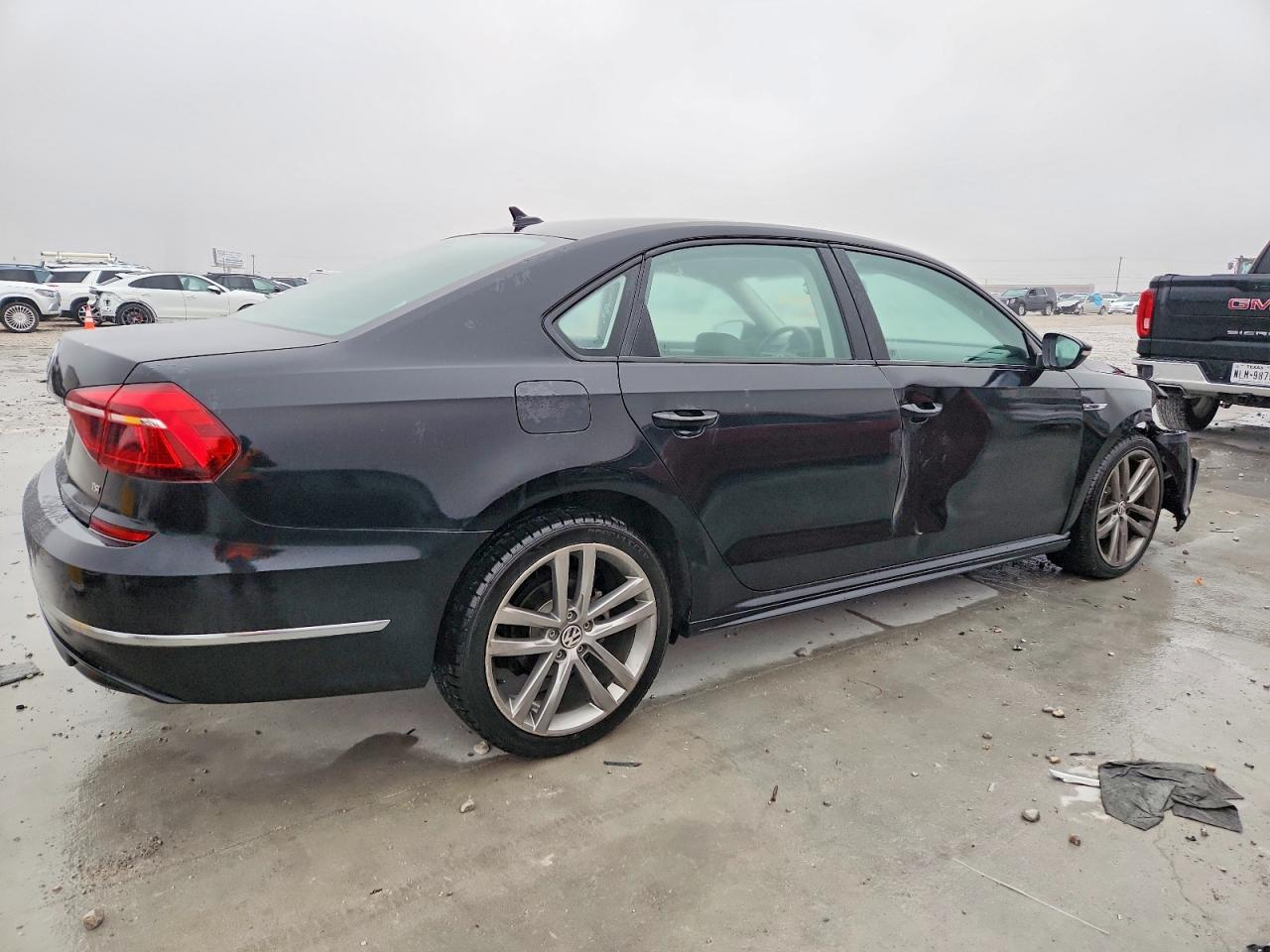 2018 VOLKSWAGEN Passat