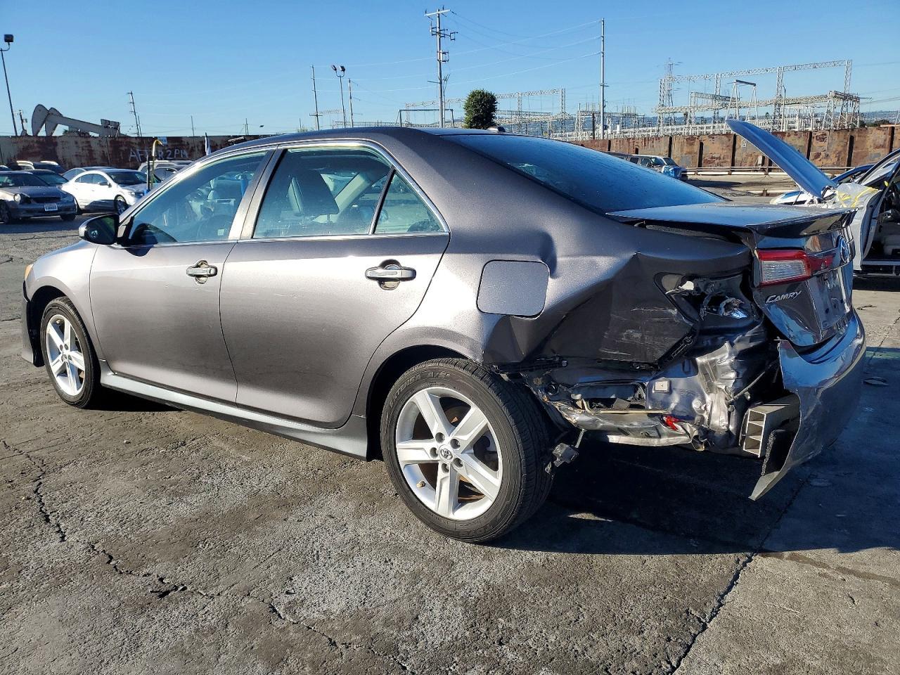 2014 TOYOTA CAMRY