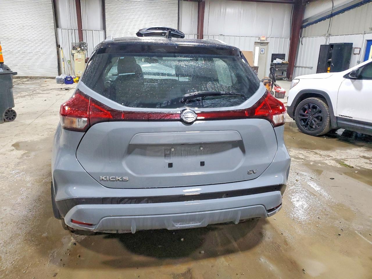 2021 NISSAN KICKS
