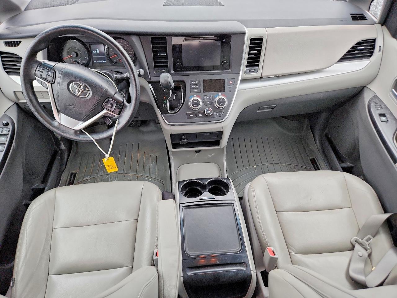 2017 TOYOTA SIENNA
