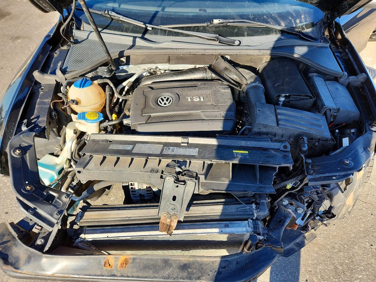2014 VOLKSWAGEN Passat